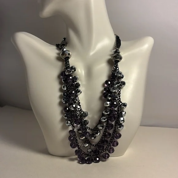 Stunning purple silver and black contrast 10-12 inches long necklace - Picture 4 of 5